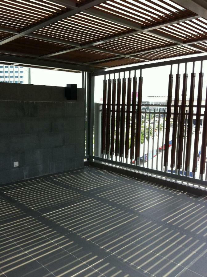 Skyloft Muslim Suite Johor Bahru Bagian luar foto