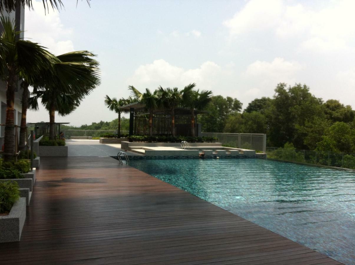 Skyloft Muslim Suite Johor Bahru Bagian luar foto
