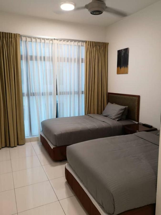 Skyloft Muslim Suite Johor Bahru Bagian luar foto