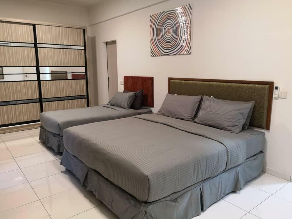 Skyloft Muslim Suite Johor Bahru Bagian luar foto
