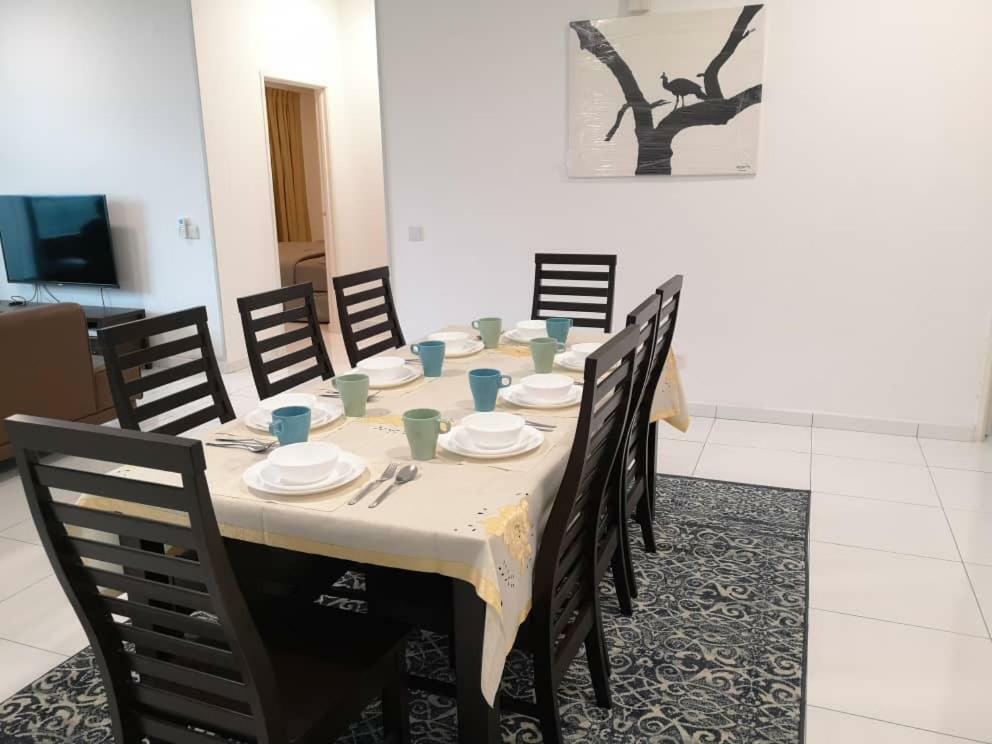 Skyloft Muslim Suite Johor Bahru Bagian luar foto