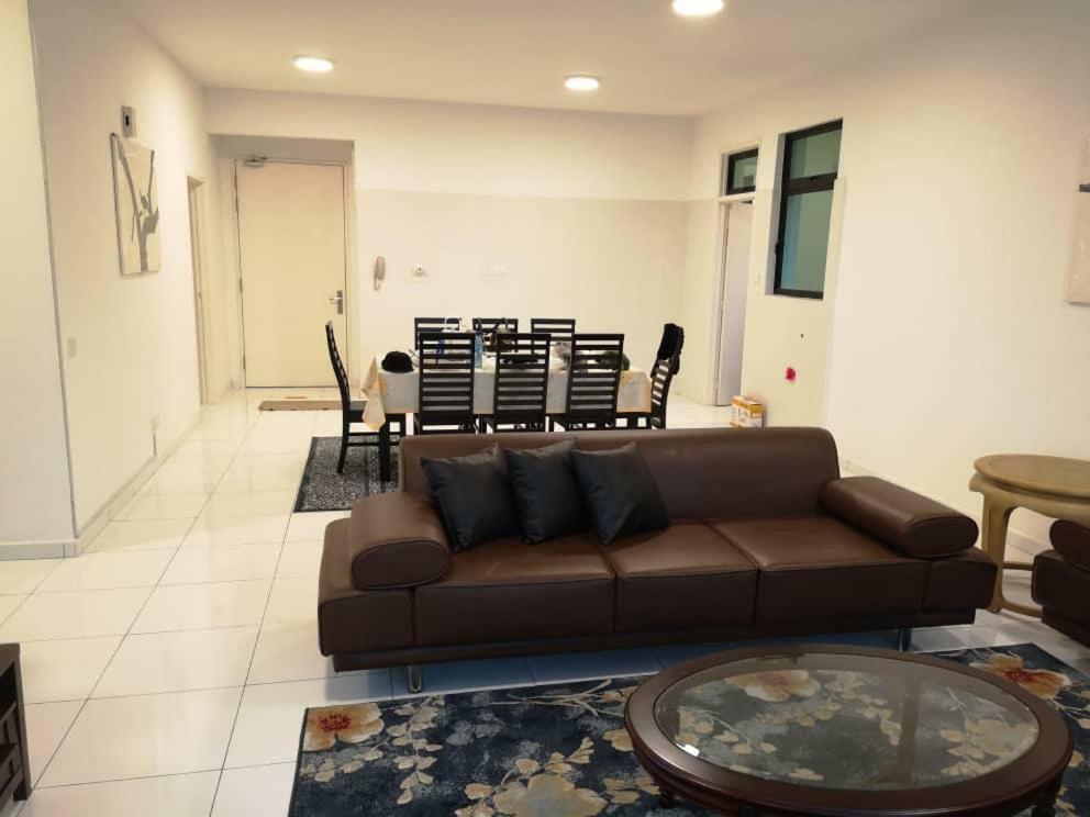 Skyloft Muslim Suite Johor Bahru Bagian luar foto