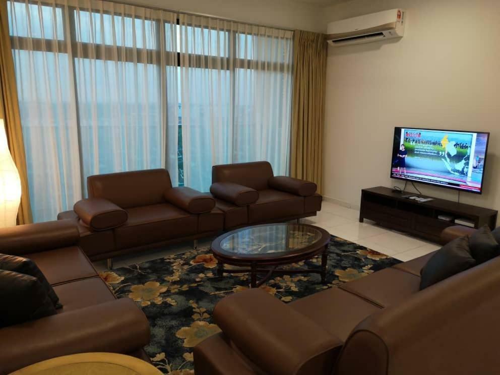 Skyloft Muslim Suite Johor Bahru Bagian luar foto