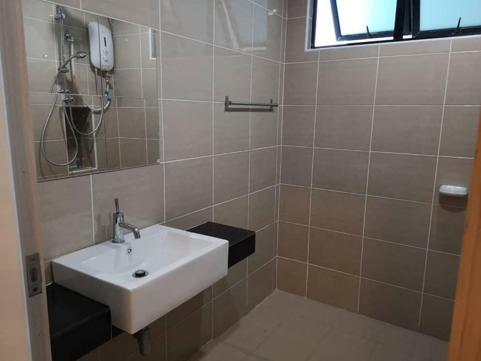 Skyloft Muslim Suite Johor Bahru Bagian luar foto