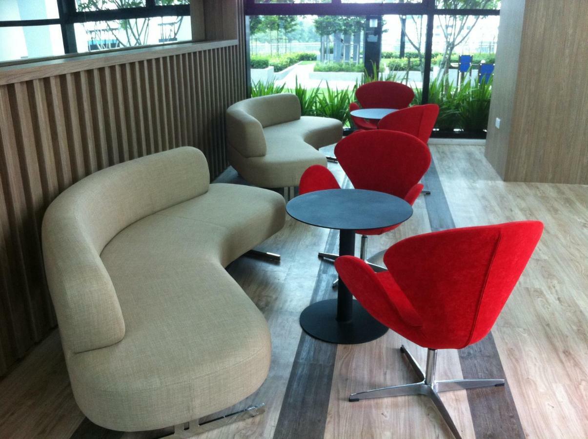 Skyloft Muslim Suite Johor Bahru Bagian luar foto