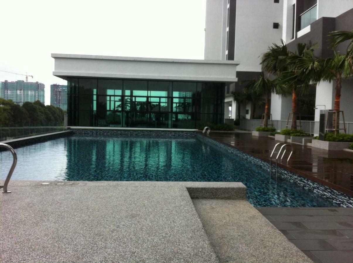 Skyloft Muslim Suite Johor Bahru Bagian luar foto